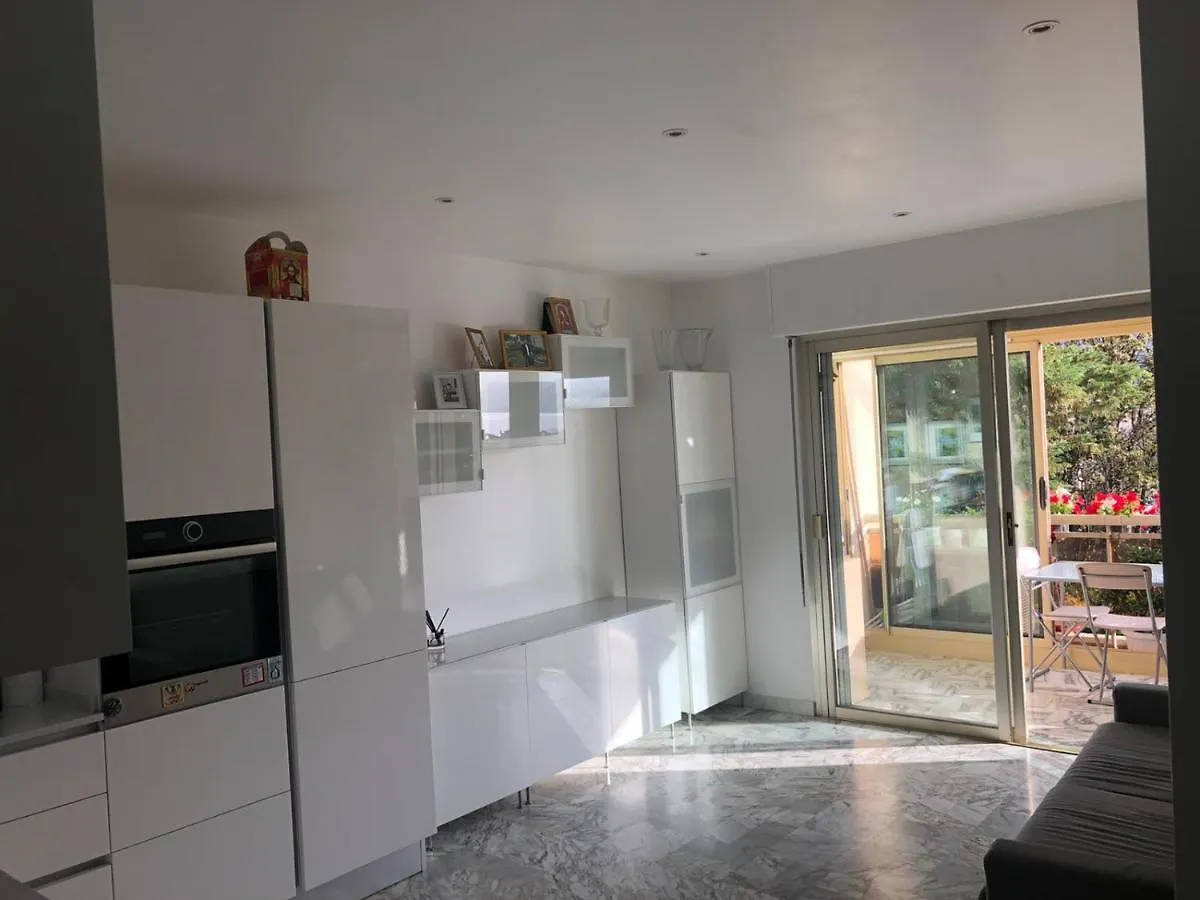 Residence Climatisee, Belle Vue, 5Min De La Plage. Roquebrune-Cap-Martin